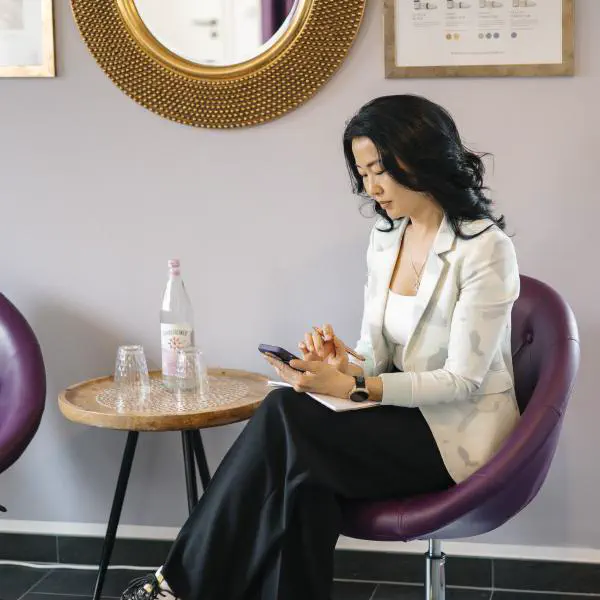 Beratungsgespräch mit Baira Reichmann Permanent Make-up Artistin in Dresden Wilsdruff